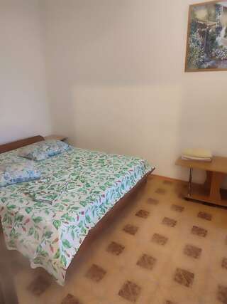 Гостиница Мер Бак Феодосия Семейный номер с балконом-4