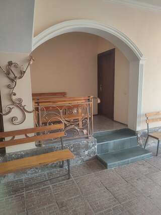 Гостиница Мер Бак Феодосия Семейный номер с балконом-1