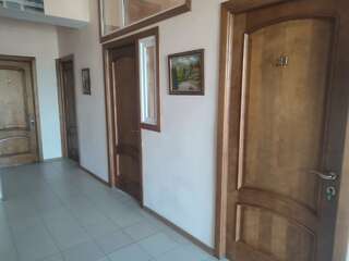 Гостиница Мер Бак Феодосия Улучшенный семейный номер-1