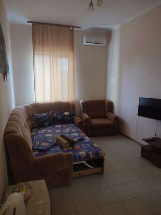 Гостиница Мер Бак Феодосия Улучшенный семейный номер-6